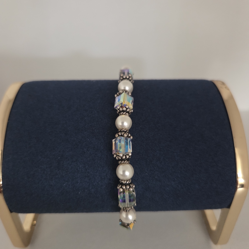 Elegant Square Swarovsko Crystals and Pearl Bracelet